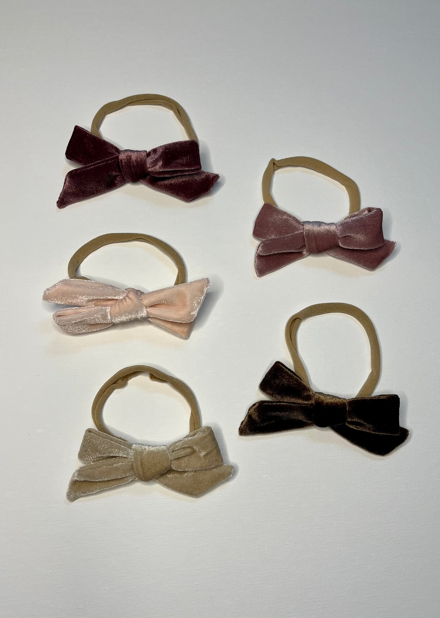 Delicate Bow- Velvet